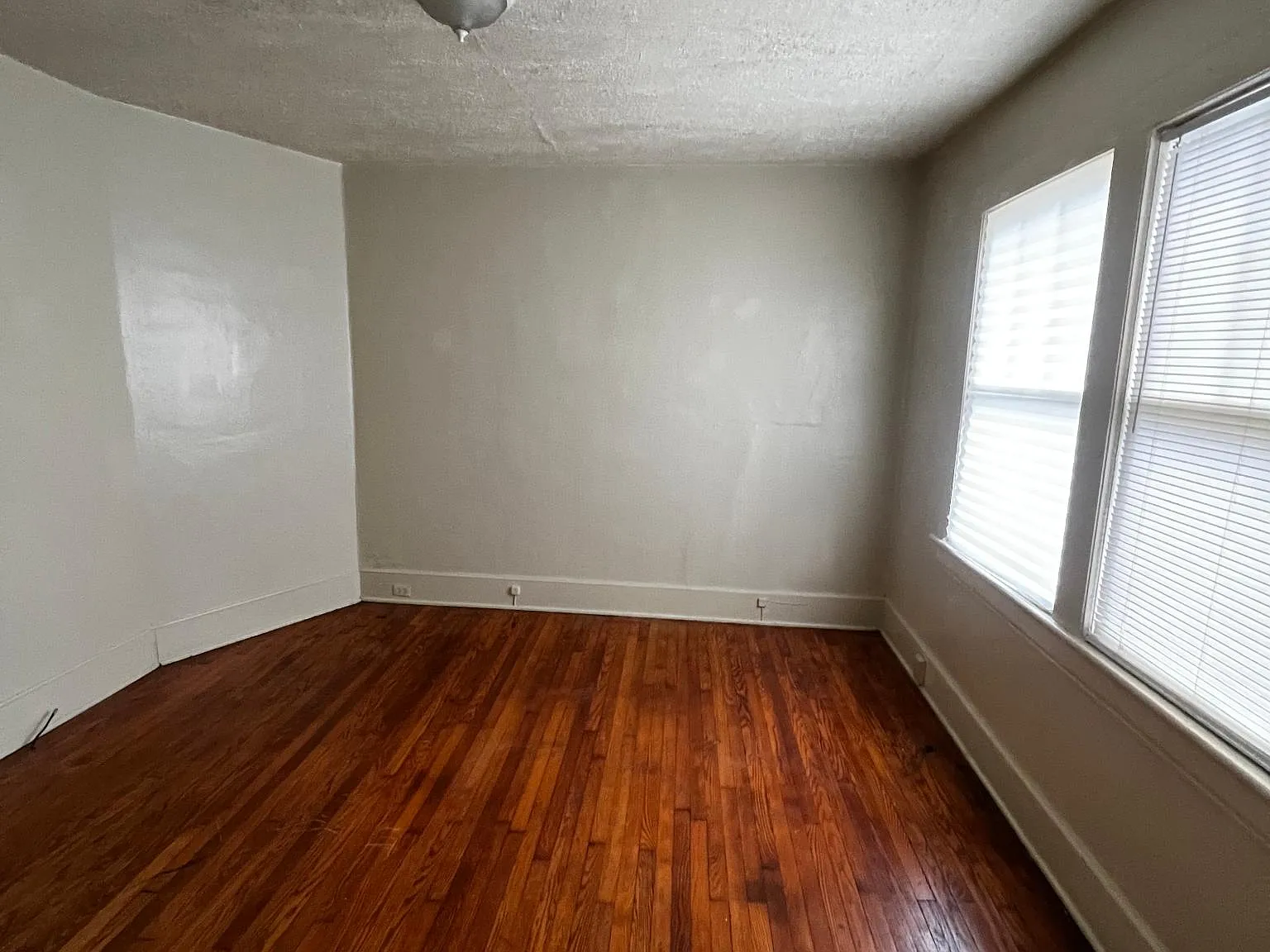 2 bed, 1000 sqft, $1,000 — Photo 3