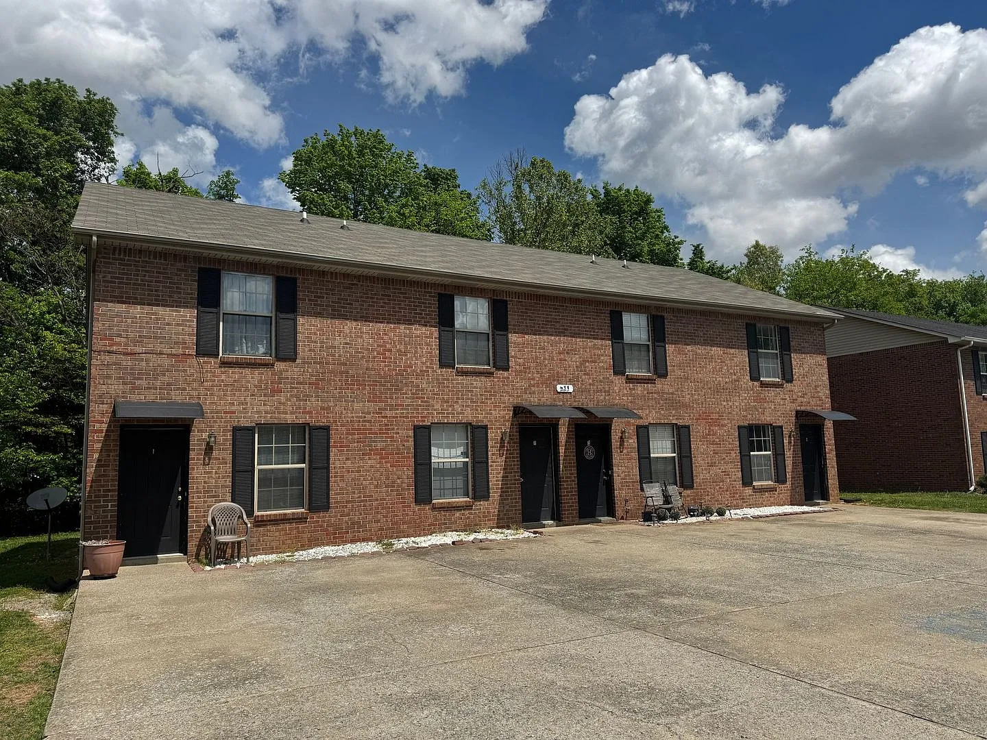 111 Hickory Trace Rd — Photo 2