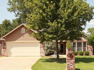 8705 E 93rd St, Tulsa, OK 74133