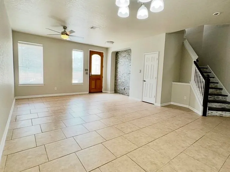 21115 Cape Coral — Photo 4