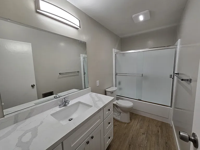 Crestview Apartments — Photo 29