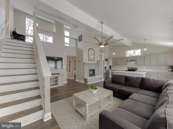 508 Skyview Dr, Lusby, MD 20657