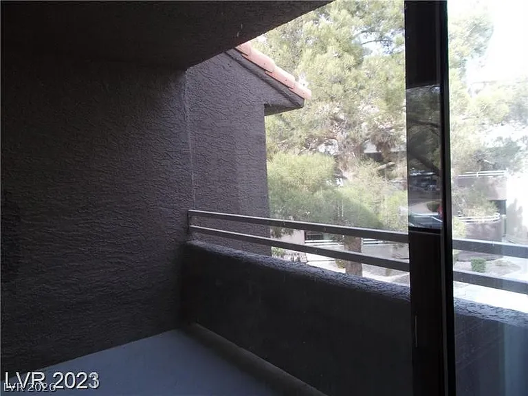 5062 S Rainbow Blvd #203 — Photo 9