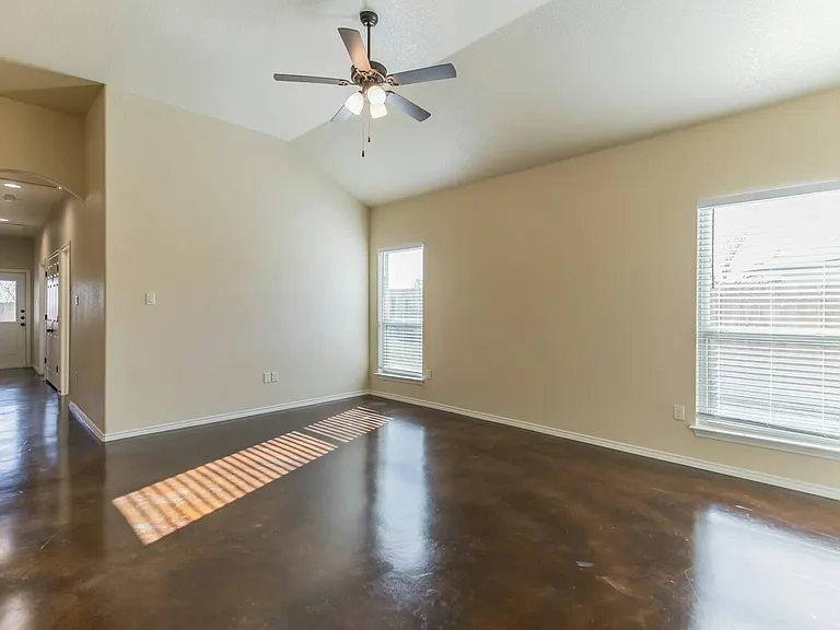 Living room/hallway