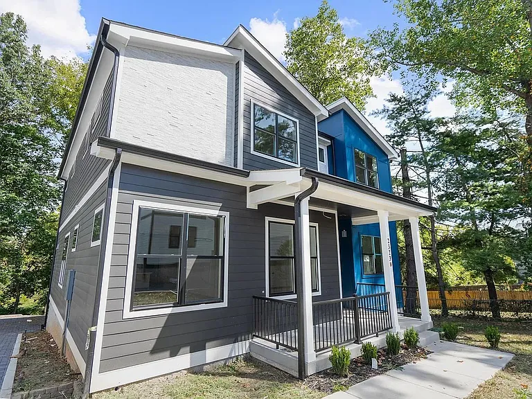 2321A Carter Ave — Photo 3