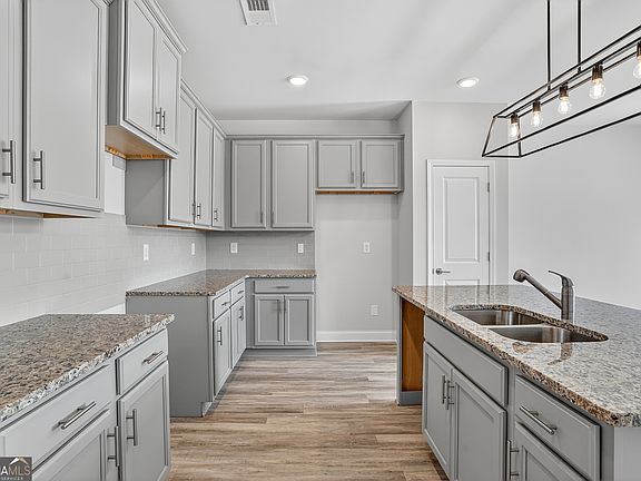 4th image of 3408 Ripple Loop #131