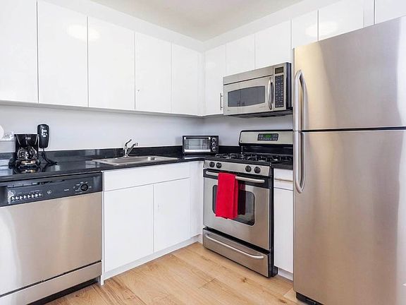 4th image of 20 West St APT 43B