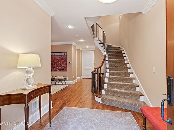 3rd image of 1042 N Western Ave #1042