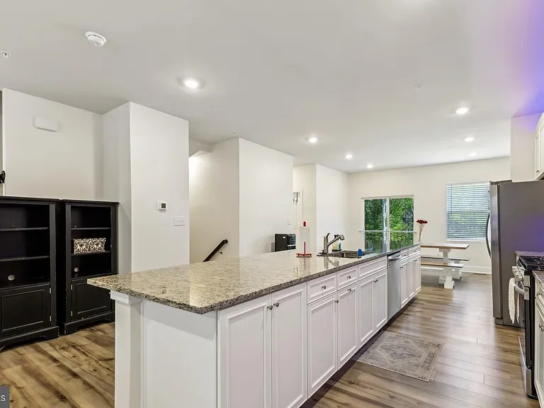 45455 Concord Way — Photo 5