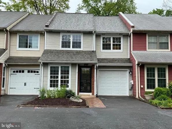 16 Black Oak Mews, Newtown, PA 18940