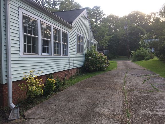 Driveway W Large Hydrangea