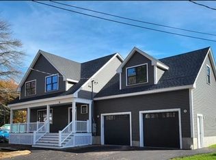 16 Nichols St, Merrimac, MA 01860