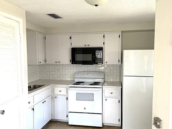 4th image of 2151 7th St #2