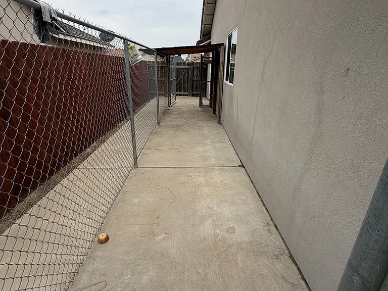 2892 Florence Ave — Photo 25