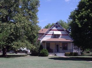 960 N Main St, Lindsborg, KS 67456
