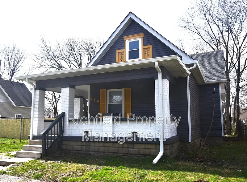 4 bed, 1.5 bath, 1478 sqft, $1,600 — Photo 1