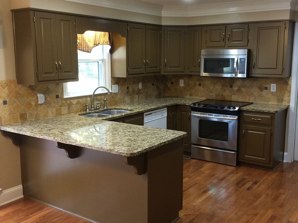 2nd image of 1040 Simonton Dr