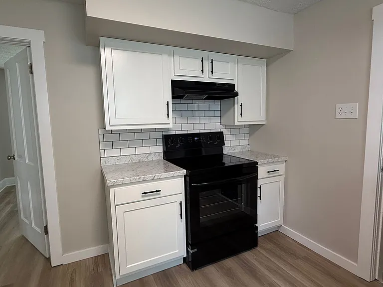 3106 S Vine St — Photo 6