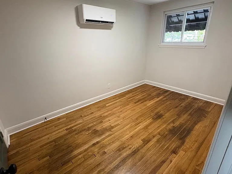 4400 Asbury Ave — Photo 9