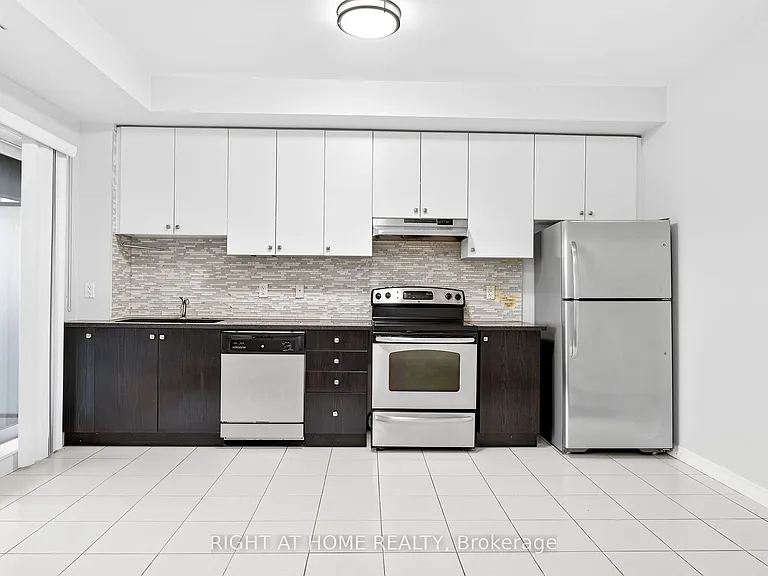570 Lolita Gdns #430 — Photo 3