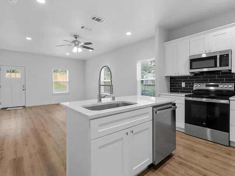 312 E Shepherd St #312 — Photo 4