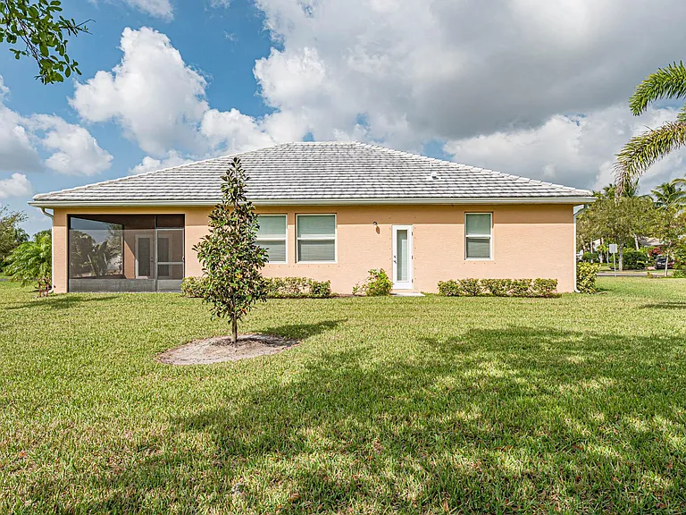 2576 Saint Lucia Cir — Photo 44