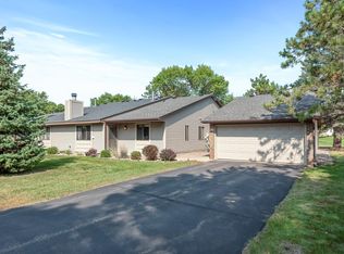 4754 Flora Dr, Eagan, MN 55122
