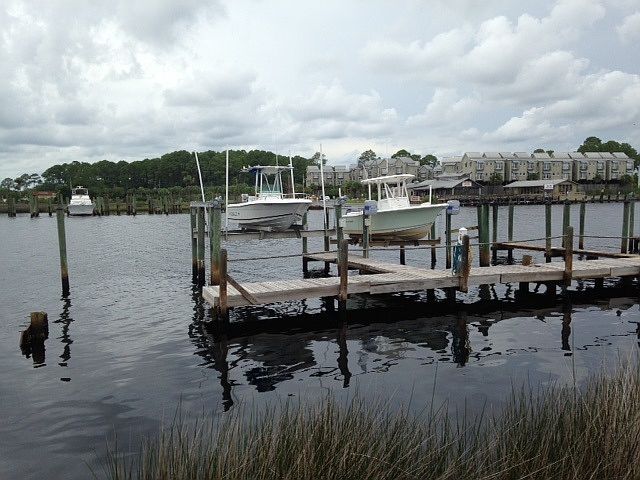 2nd image of 823 S Marine St