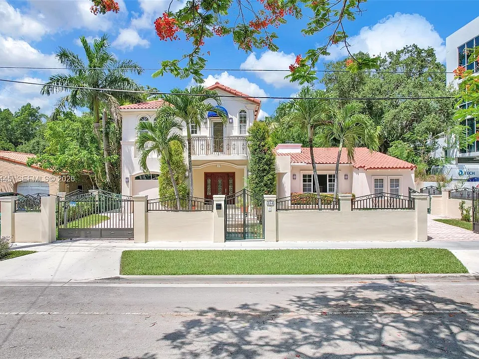 244 SW 28th Rd