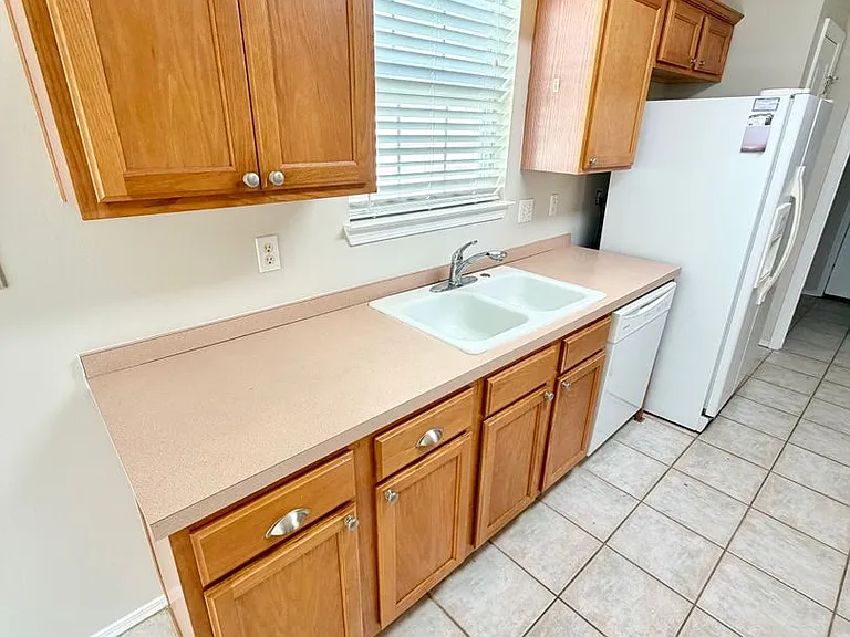 2390 Marina Dr — Photo 19