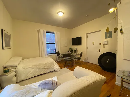 Rented by Rachel Realty | media 8