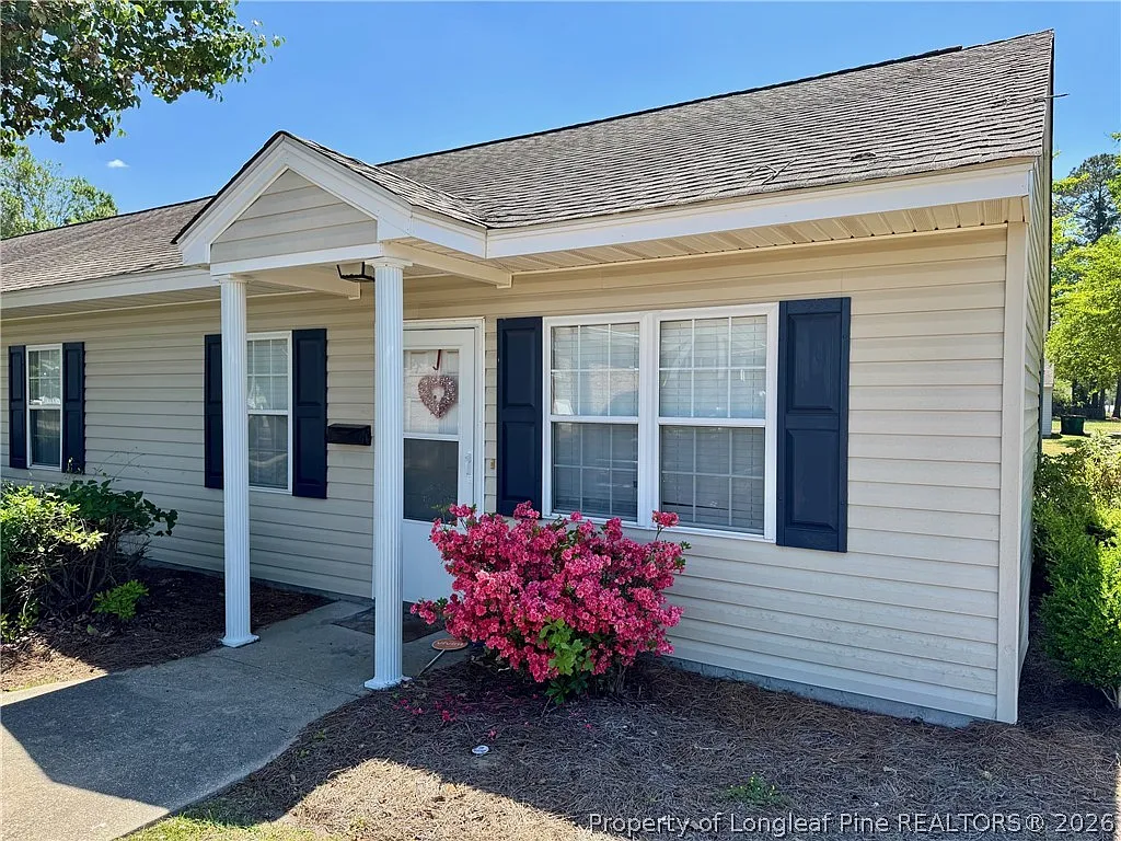 2 bed, 1.0 bath, 1026 sqft, $1,150 — Photo 1
