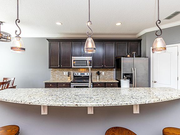 5th image of 473 Walnut Dr