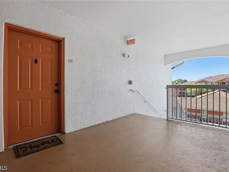 6321 Aragon Way #306 — Photo 4
