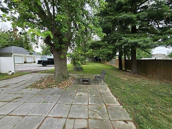 3rd image of 567 Baltimore St