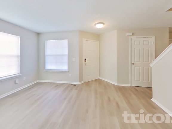 3rd image of 8117 Pelham Pl