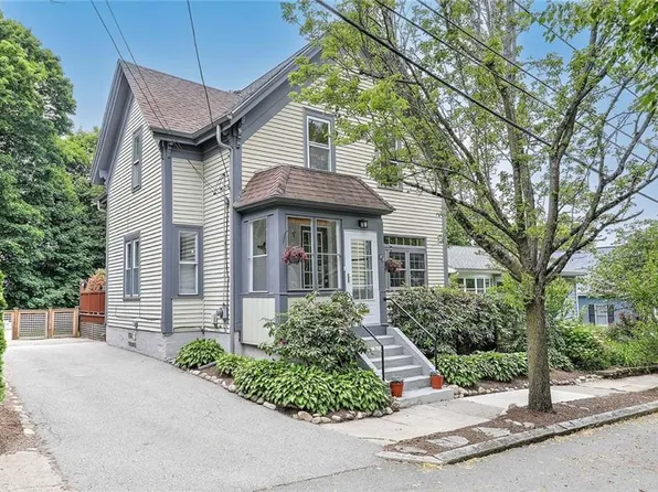 85 3rd St, Providence, RI 02906