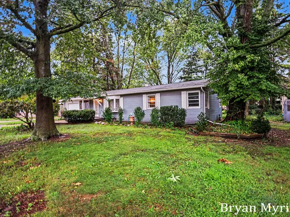 819 W 25th St, Holland, MI 49423