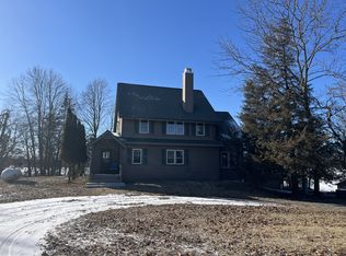 N5613 Willow Glen Rd, Sullivan, WI 53178