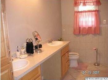 3rd image of 74 River Dr