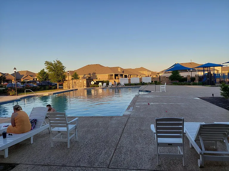 18400 Calasetta Dr — Photo 33