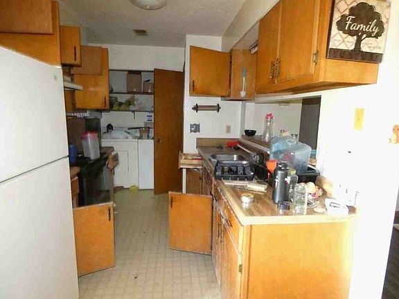 5th image of 102 Von St