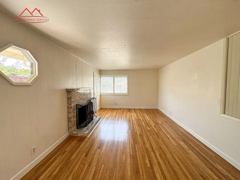 15001 Ridgetop Dr — Photo 12