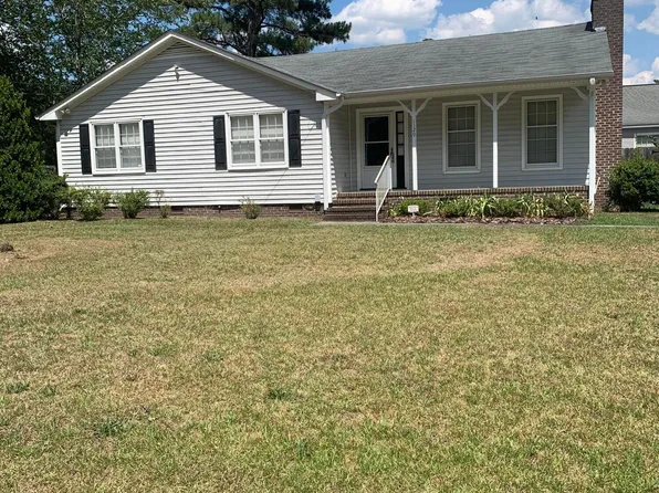 1129 Strawbush Rd, Rocky Mount, NC 27804