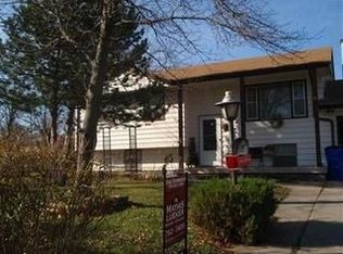 1212 Crest Hill Dr, Junction City, KS 66441