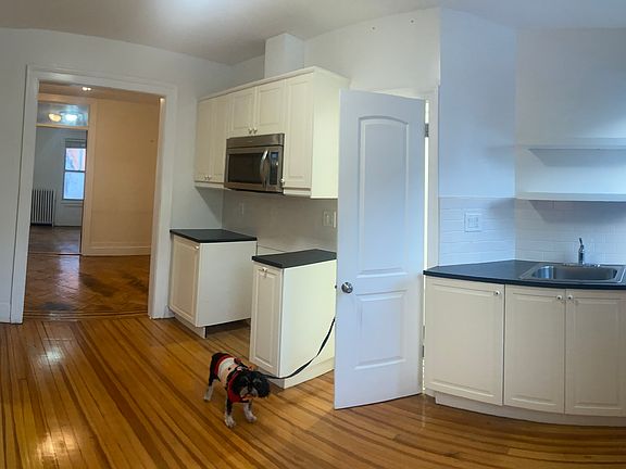3rd image of 18 Scholes St #1