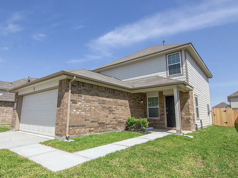 24410 Borelli Dr — Photo 5