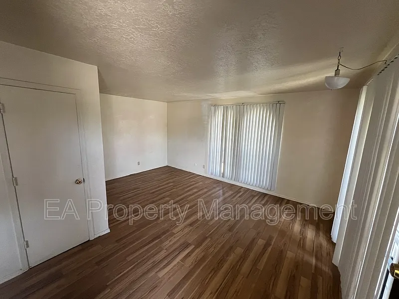 12200 Candelaria Rd NE #D