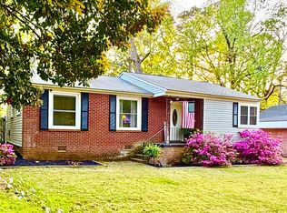 823 Sunset Dr, Greenwood, SC 29646