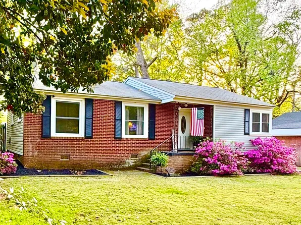 823 Sunset Dr, Greenwood, SC 29646